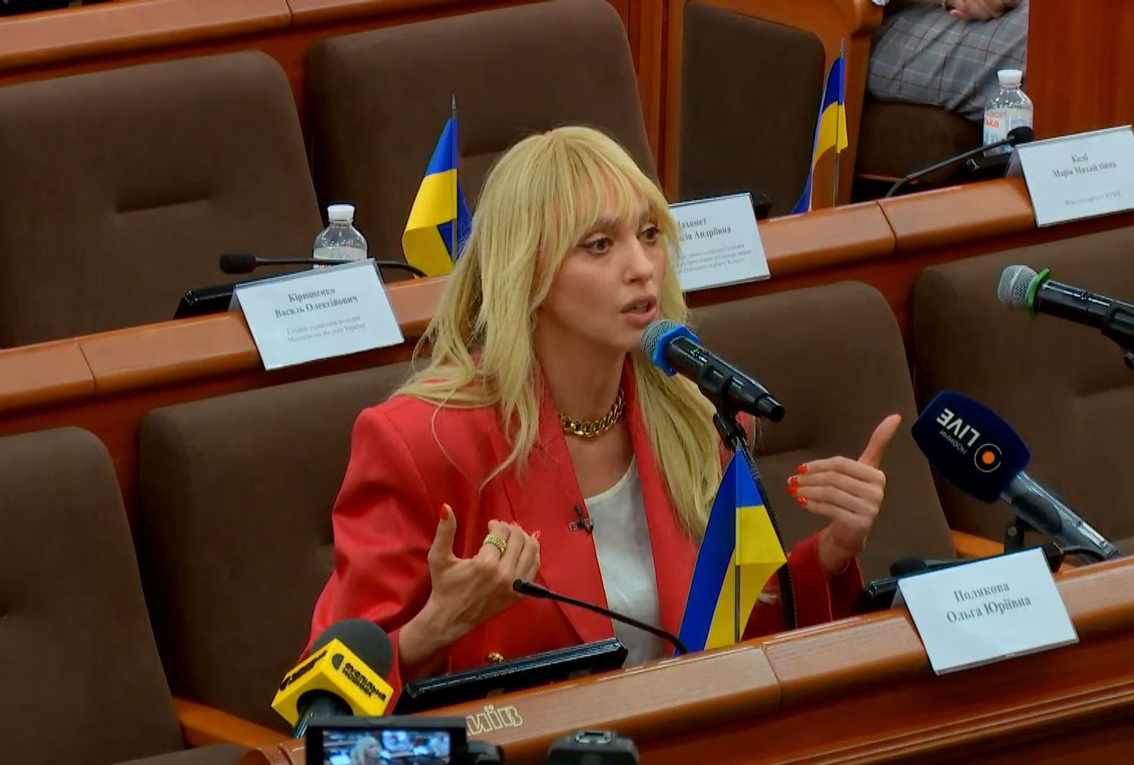 "Была в России всего раз". Полякова на заседании у Гончаренко заявила о нарушении прав